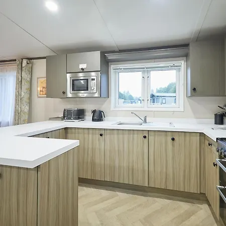 Happy Days With Hot Tub Дом отдыха