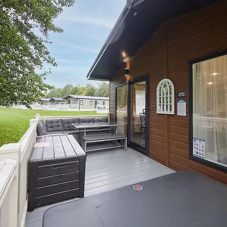 Happy Days With Hot Tub Дом отдыха