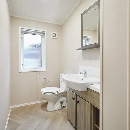 Дом отдыха Happy Days With Hot Tub Йорк