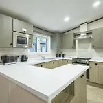 Holiday home Happy Days With Hot Tub York
