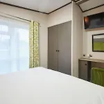 Happy Days With Hot Tub Holiday home *