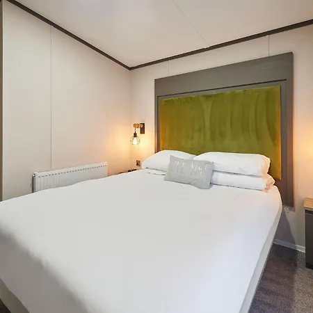 Happy Days With Hot Tub