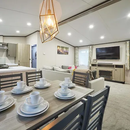 Happy Days With Hot Tub يورك