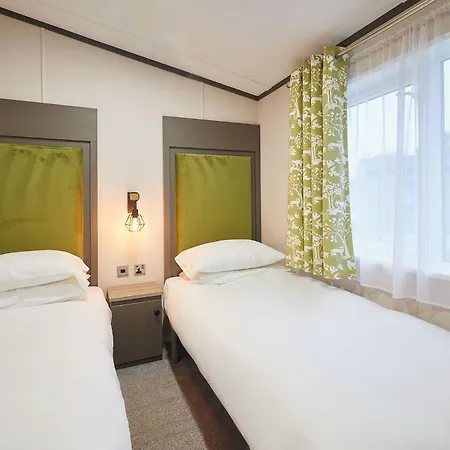 Happy Days With Hot Tub