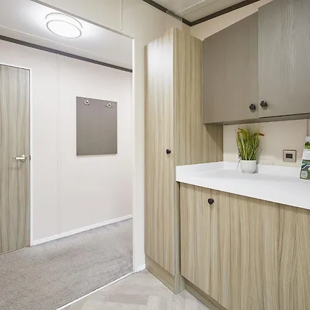 Happy Days With Hot Tub يورك